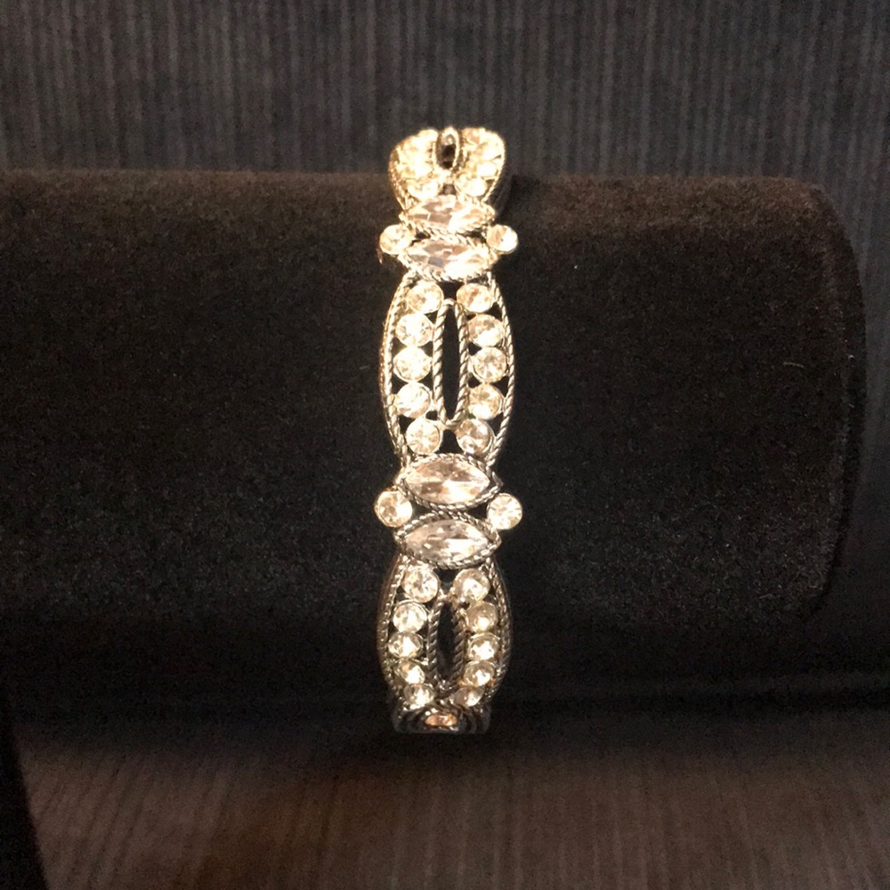 Bracelet with stones bangle with hinge